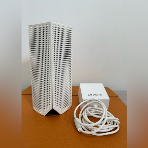 Linksys - Picture 2 of 5